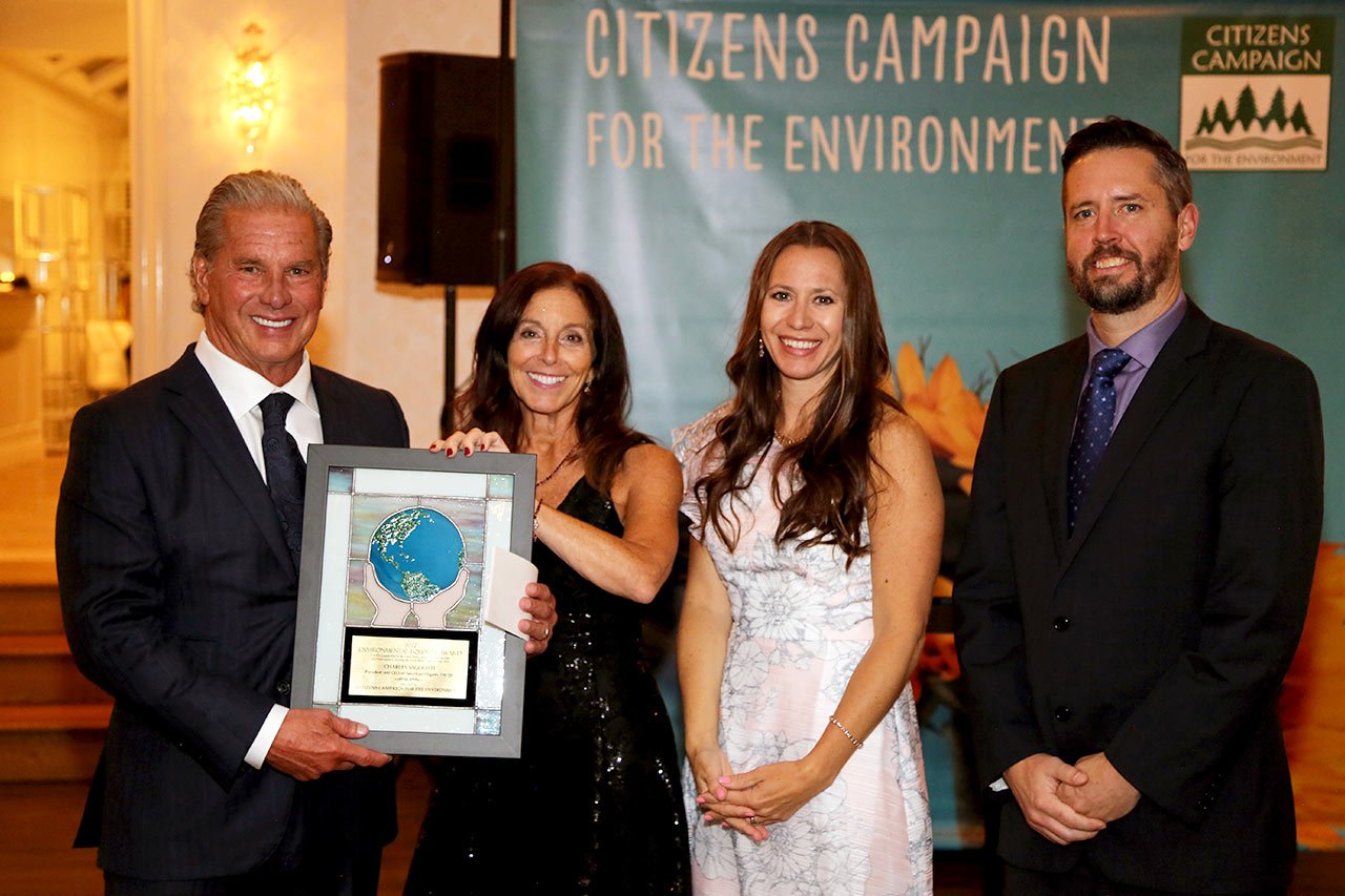 charles vigliotti holding award for citizens campaign environment event